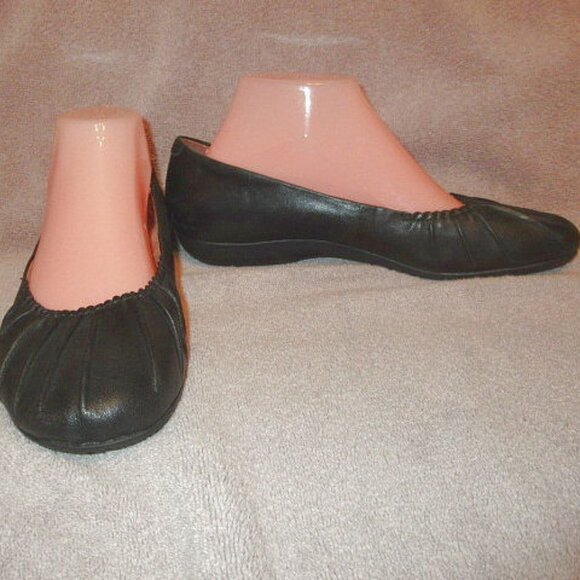 Abeo Taylin Leather Ballet Flats Size 9 N Slip On Loafer Comfort Shoes Pleated - Picture 2 of 12